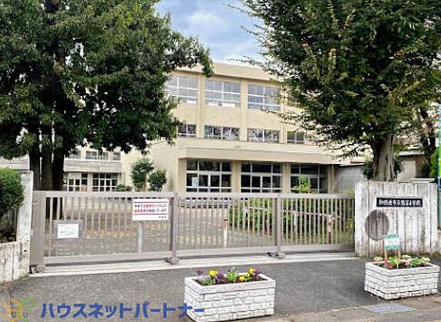 周辺環境-小学校(560m)越谷市立弥栄小学校