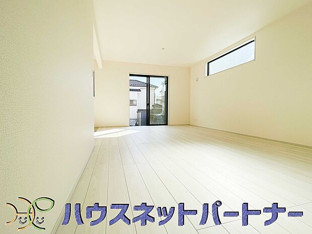 うららかな陽射しがどのお部屋にも降り注ぎますように、快適さを追求した間取設計。得難い立地環境での生活を恵みの豊かな永住の地へと変えてくれます。