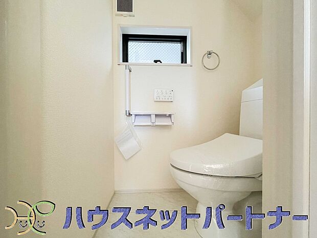 冷たい便座に座ったときの「ヒヤッ」は苦痛なだけでなく、心機能に負担がかかります。便座の暖房機能は、その冷感ショックを軽減することにとても有効な機能なのです。