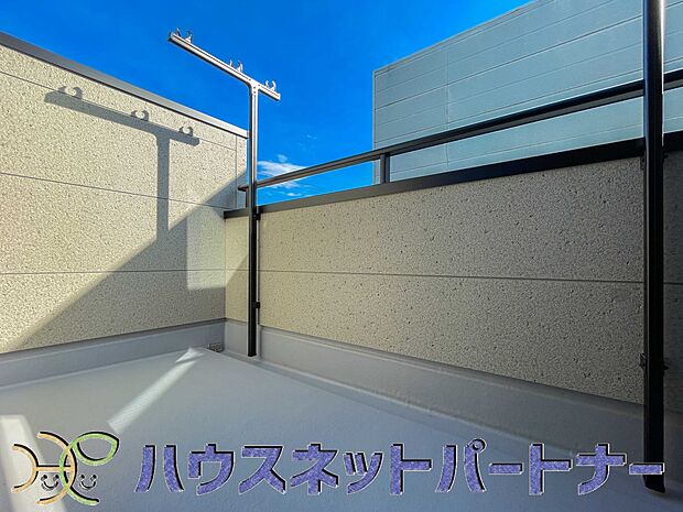 南バルコニーから差し込む陽光・通風は、住環境・快適性と共に有り続ける貴重な「財産」です。この新築戸建に住まう事で手に入れるものは、きっと日常にとっても貴重な存在となるはずです。