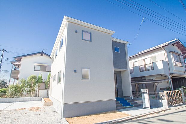 太陽に愛された邸は、陽当り・通風に優れた魅力的で快適さを追求した新築戸建でした。ここに住むからこそ意味がある。そんな特別感に浸りながら、毎日をお過ごしして欲しいです。