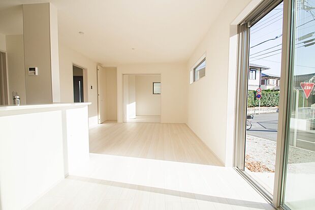 料理を作りながら家族との会話も弾む対面キッチンです。