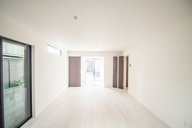 家族の温かさと陽光の暖かさ、楽しい毎日と明るい未来を予感させる「空間が織り成すひとつ先の住み心地」を演出します。