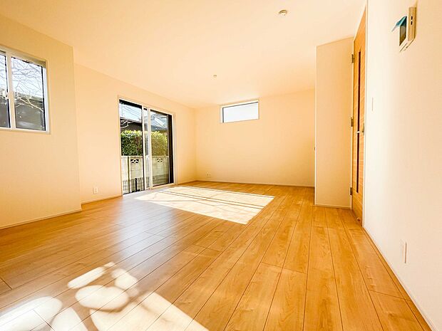 インテリアショップで見掛けた「あの家具」も置ける、ゆったりとした空間。時に広さが上質な寛ぎの時間になる事も。