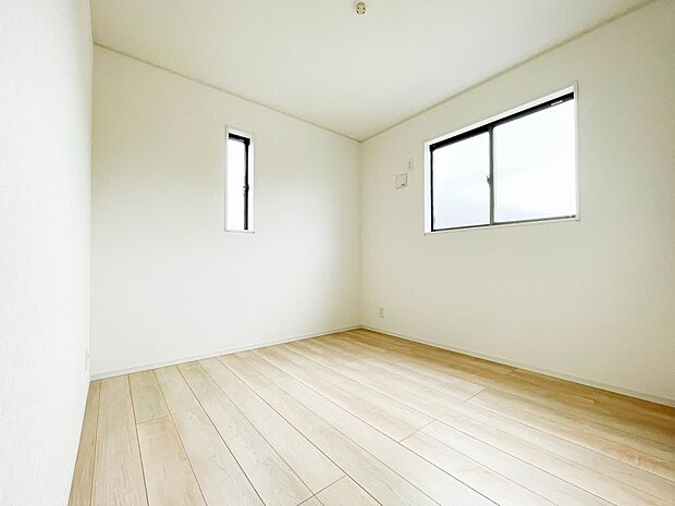 陽光が降り注ぐ明るく開放的な空間が魅力的。