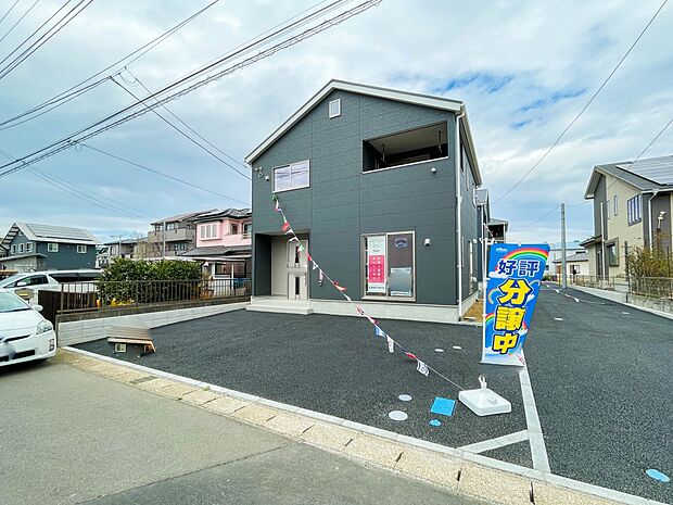 ここから始まる「日常」はご家族にとってかけがえのない時間となります。少しでも豊かに、快適に。そんな想いから本邸宅は生まれました。