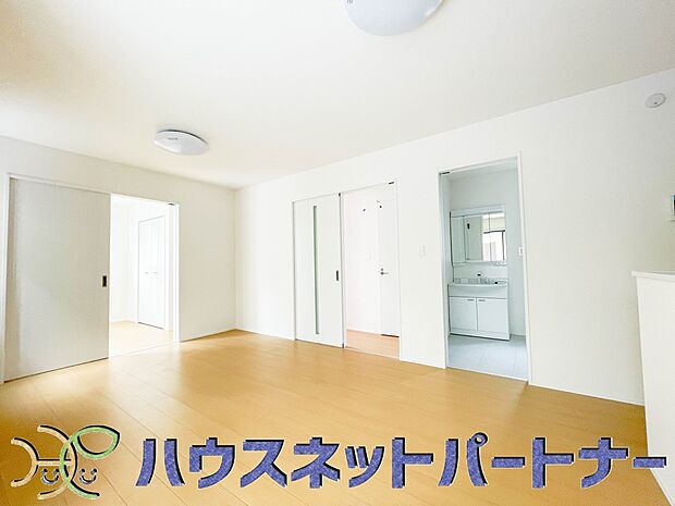 陽だまりのある光彩豊かなリビングは、何よりも快適で心休まる時間を過ごせます。