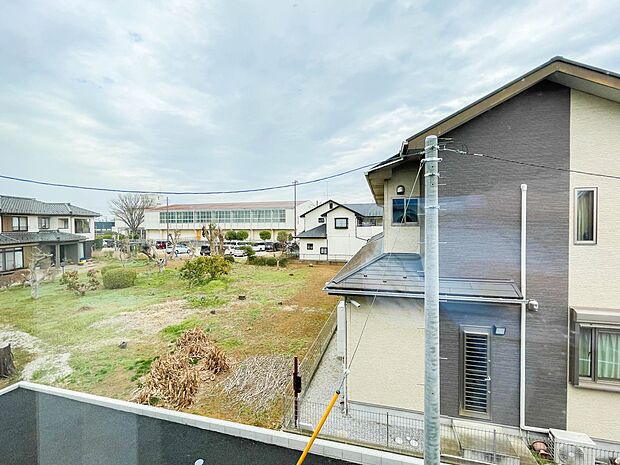 周りに高い建物がないため、眺望良好!