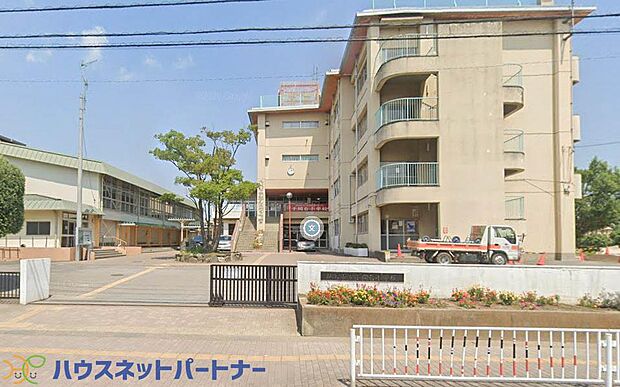 周辺環境-小学校(700m)越谷市立千間台小学校