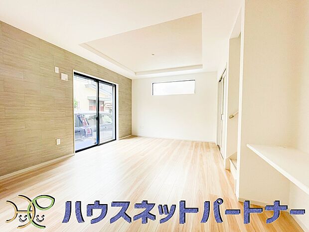 通風・採光に優れ、心地よい光と風が溢れています。 贅沢で豊かな居住性と、プライドを満たすクオリティが見事に調和した住空間。新築ならではの快適なひとときをご体感頂ける筈です。