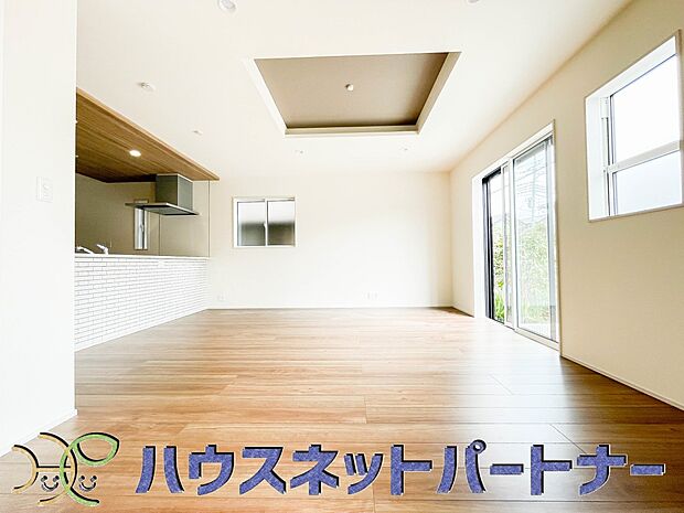 うららかな陽射しがどのお部屋にも降り注ぎますように、快適さを追求した間取設計。得難い立地環境での生活を恵みの豊かな永住の地へと変えてくれます。