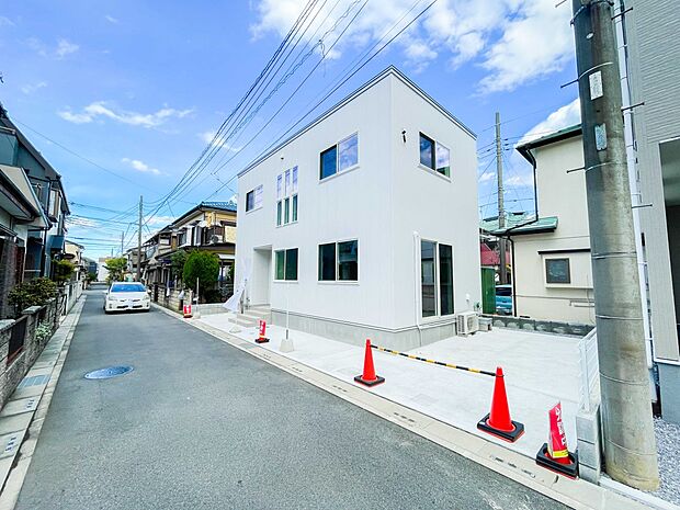 ここから始まる「日常」はご家族にとってかけがえのない時間となります。少しでも豊かに、快適に。そんな想いから本邸宅は生まれました。