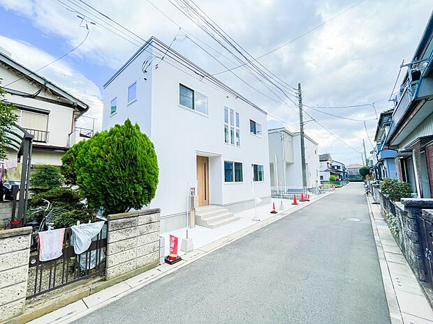 豊かで快適な暮らしを。ここから始まる「日常」はご家族にとってかけがえのない時間となります。少しでも豊かに、快適に。そんな想いから本邸宅は生まれました。