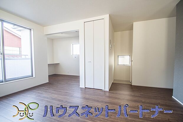 家族の温かさと陽光の暖かさ、楽しい毎日と明るい未来を予感させる「空間が織り成すひとつ先の住み心地」を演出します。