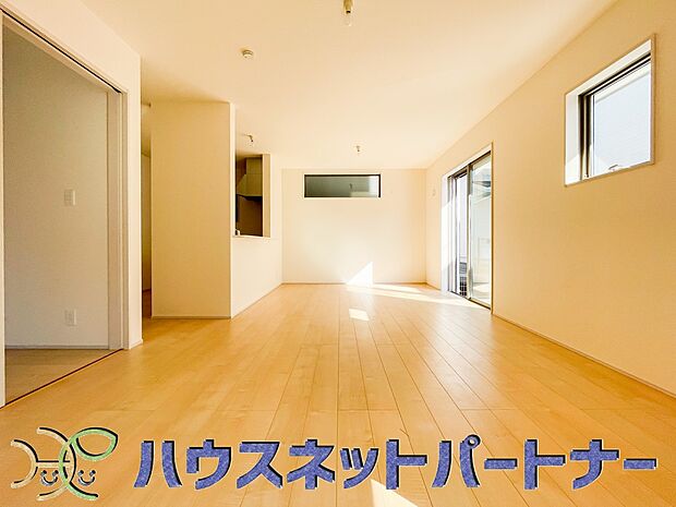 インテリアショップで見掛けた「あの家具」も置ける、ゆったりとした空間。時に広さが上質な寛ぎの時間になる事も。