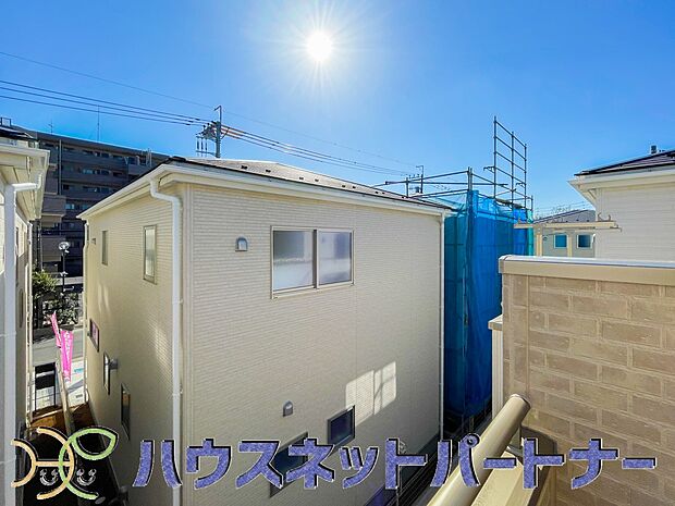 洗濯物を干したり、布団を干したり、ゴミを一時保管したり…