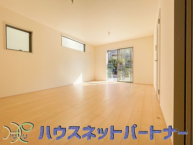 家族の温かさと陽光の暖かさ、楽しい毎日と明るい未来を予感させる「空間が織り成すひとつ先の住み心地」を演出します。