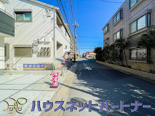 駐車場がある戸建を持つ最大のメリットは、駐車場代金を支払い続ける必要がないことです。賃貸住宅に住んでいる方が、戸建の購入を考えるきっかけに挙げることが多いようです。