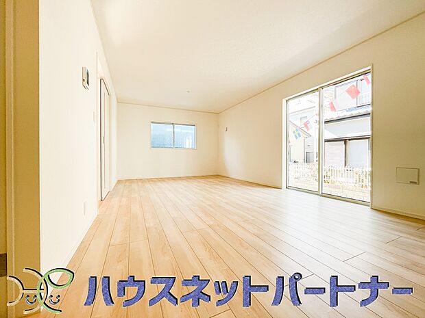 インテリアショップで見掛けた「あの家具」も置ける、ゆったりとした空間。時に広さが上質な寛ぎの時間になる事も。