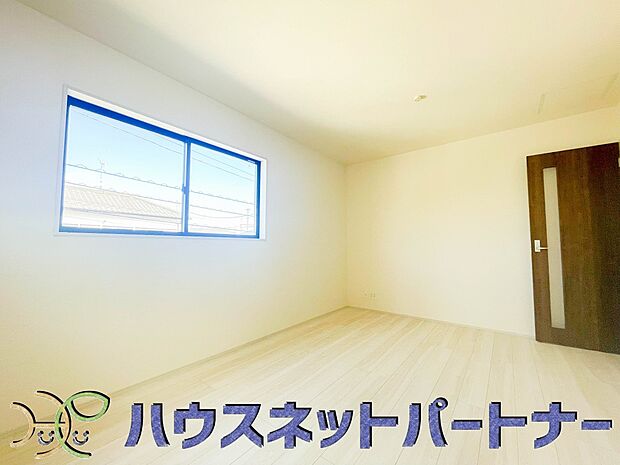 陽だまりのある光彩豊かなリビングは、何よりも快適で心休まる時間を過ごせます。