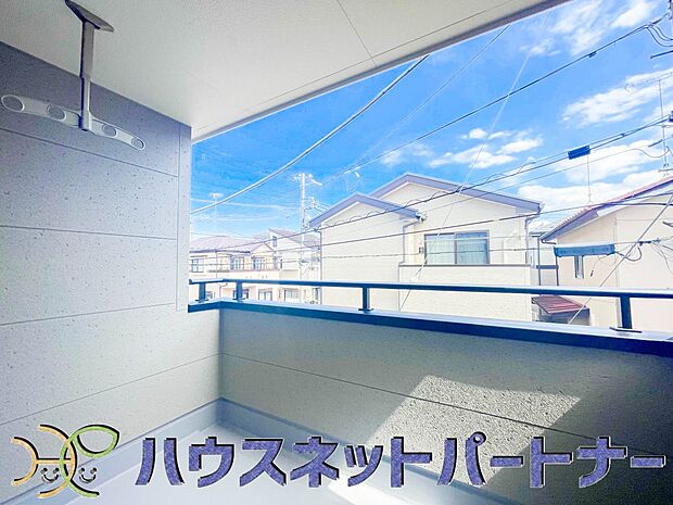 洗濯物を干したり、布団を干したり、ゴミを一時保管したり…