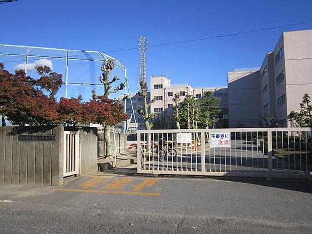 周辺環境-小学校(640m)越谷市立宮本小学校