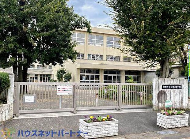 周辺環境-小学校(850m)越谷市立弥栄小学校