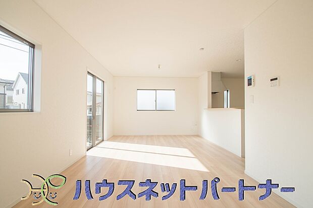 インテリアショップで見掛けた「あの家具」も置ける、ゆったりとした空間。時に広さが上質な寛ぎの時間になる事も。