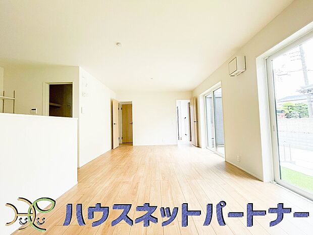 インテリアショップで見掛けた「あの家具」も置ける、ゆったりとした空間。時に広さが上質な寛ぎの時間になる事も。