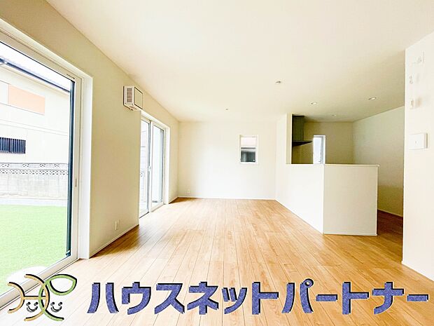 家族の温かさと陽光の暖かさ、楽しい毎日と明るい未来を予感させる「空間が織り成すひとつ先の住み心地」を演出します。