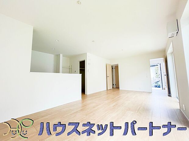 LDKは18帖と広々大広間。お友達をよんでパーティーもできちゃう広さが嬉しいですね。