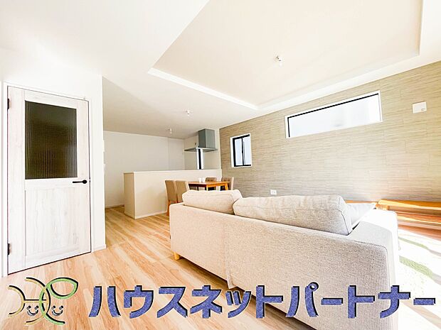 インテリアショップで見掛けた「あの家具」も置ける、ゆったりとした空間。時に広さが上質な寛ぎの時間になる事も。