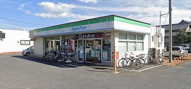 周辺環境-コンビニ(600m)ファミリーマート 三郷みなみ店
