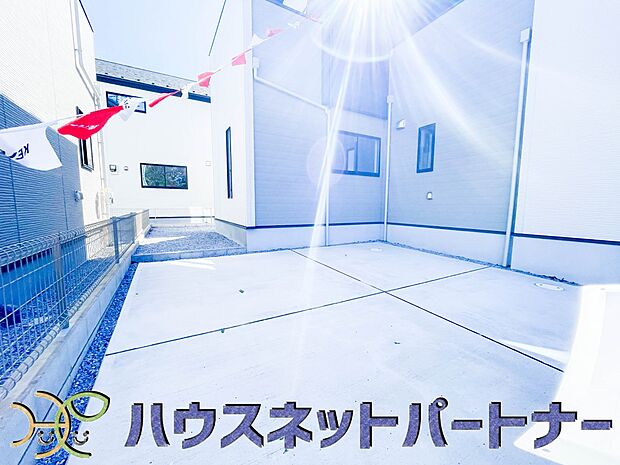 戸建ての購入を検討することになったきっかけに「駐車場を持てること」を挙げる方が多くいらっしゃいます。駐車場代金を支払続ける必要がないことは、駐車場付き戸建を持つ最大のメリットです。