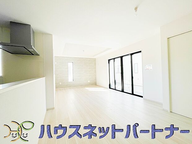 インテリアショップで見掛けた「あの家具」も置ける、ゆったりとした空間。時に広さが上質な寛ぎの時間になる事も。