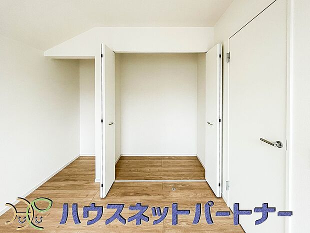 家族の小物って意外と増えていくので、収納が多いと助かります。