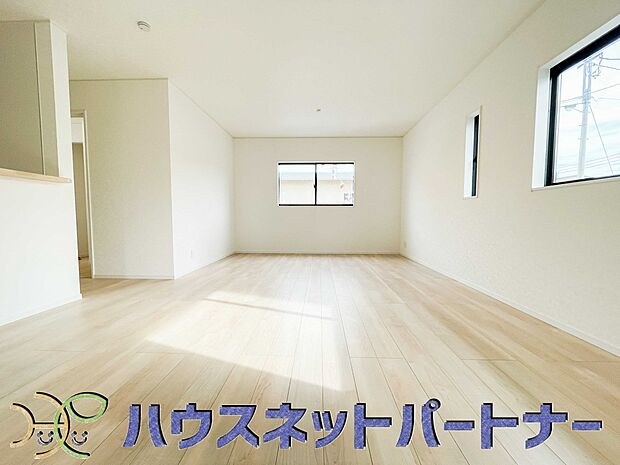 うららかな陽射しがどのお部屋にも降り注ぎますように、快適さを追求した間取設計。得難い立地環境での生活を恵みの豊かな永住の地へと変えてくれます。