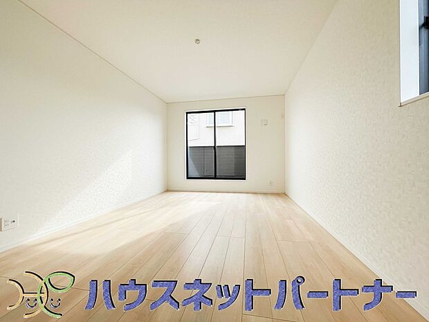 陽光が降り注ぐ明るく開放的な空間が魅力的。