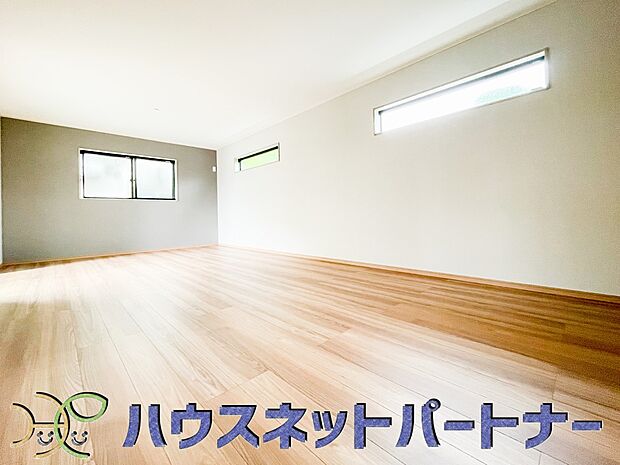 インテリアショップで見掛けた「あの家具」も置ける、ゆったりとした空間。時に広さが上質な寛ぎの時間になる事も。