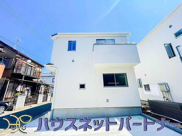 豊かで快適な暮らしを。ここから始まる「日常」はご家族にとってかけがえのない時間となります。少しでも豊かに、快適に。そんな想いから本邸宅は生まれました。