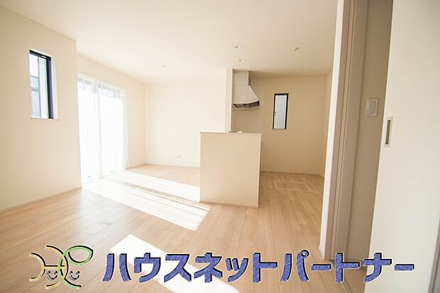 インテリアショップで見掛けた「あの家具」も置ける、ゆったりとした空間。時に広さが上質な寛ぎの時間になる事も。