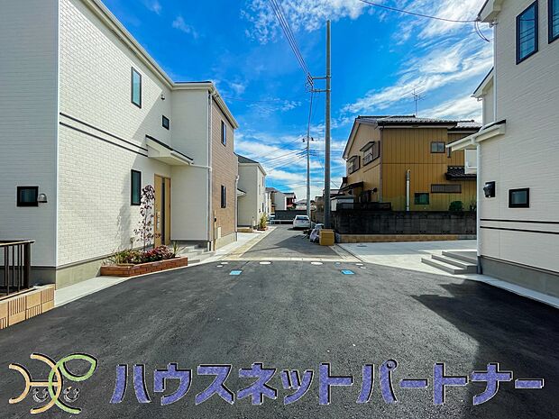 居住者の帰り、訪れる方を優しく迎える・安らぎに満ちた生活空間を予感させる。健やかな暮らしを楽しめそう。