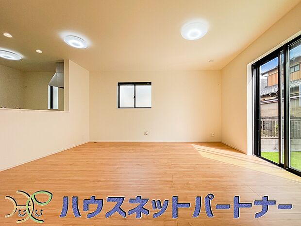 インテリアショップで見掛けた「あの家具」も置ける、ゆったりとした空間。時に広さが上質な寛ぎの時間になる事も。