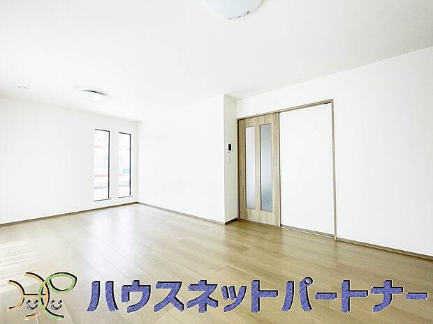 ここから始まる「日常」はご家族にとってかけがえのない時間となります。少しでも豊かに、快適に。そんな想いから本邸宅は生まれました。