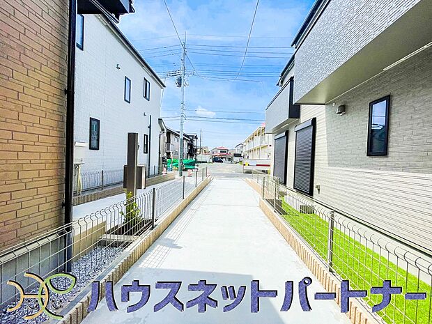 居住者の帰り、訪れる方を優しく迎える・安らぎに満ちた生活空間を予感させる。健やかな暮らしを楽しめそう。