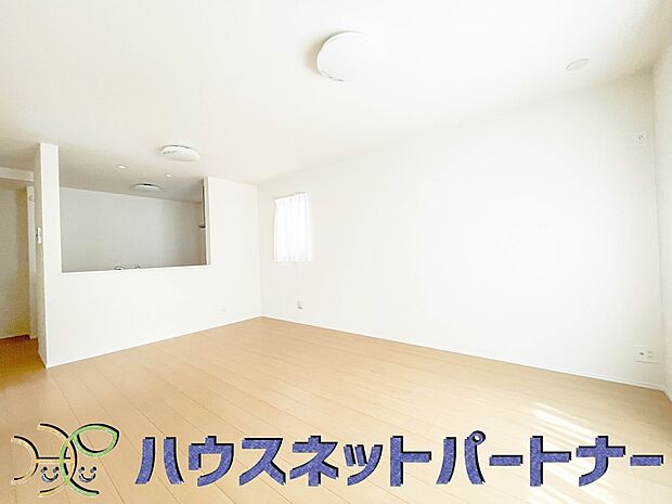 インテリアショップで見掛けた「あの家具」も置ける、ゆったりとした空間。時に広さが上質な寛ぎの時間になる事も。