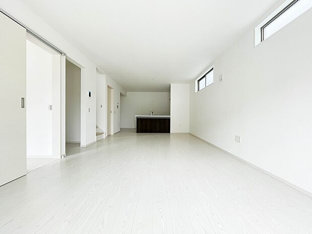 広々リビングは20帖。家族が集まる場所だから快適にしたい空間です。