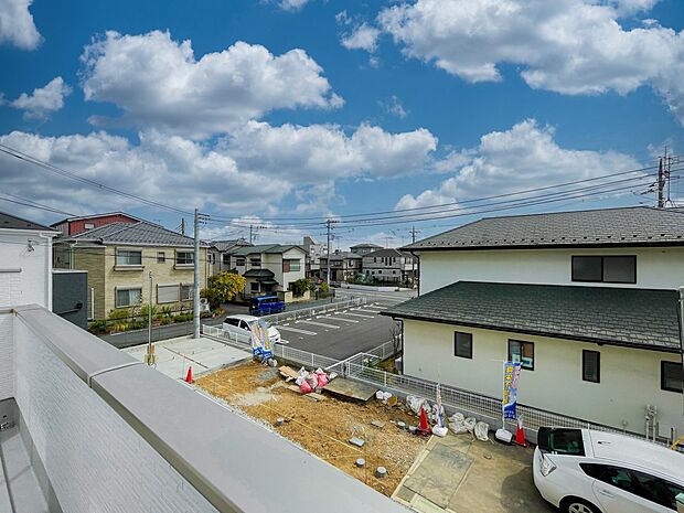 ここから始まる「日常」はご家族にとってかけがえのない時間となります。少しでも豊かに、快適に。そんな想いから本邸宅は生まれました。