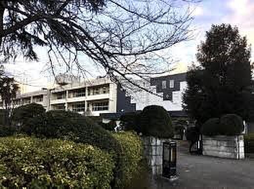 周辺環境-中学校(900m)南部中学校