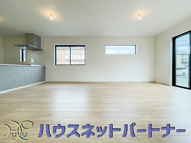 陽だまりのある光彩豊かなリビングは、何よりも快適で心休まる時間を過ごせます。